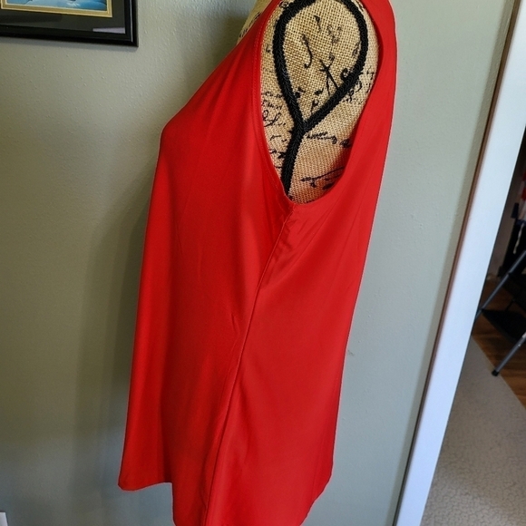 Creation Tank Red - Picture 2 of 7